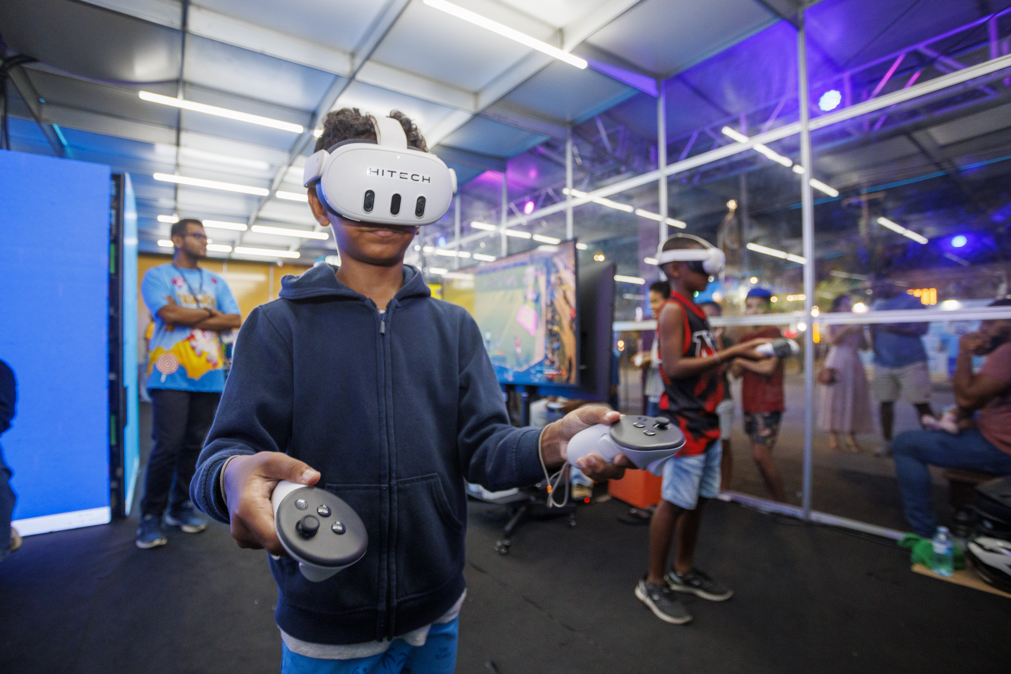 O espaço de forma gratuita permite que muitas crianças tenham acesso a aparelhos outrora inacessíveis / Foto: Igor Matias