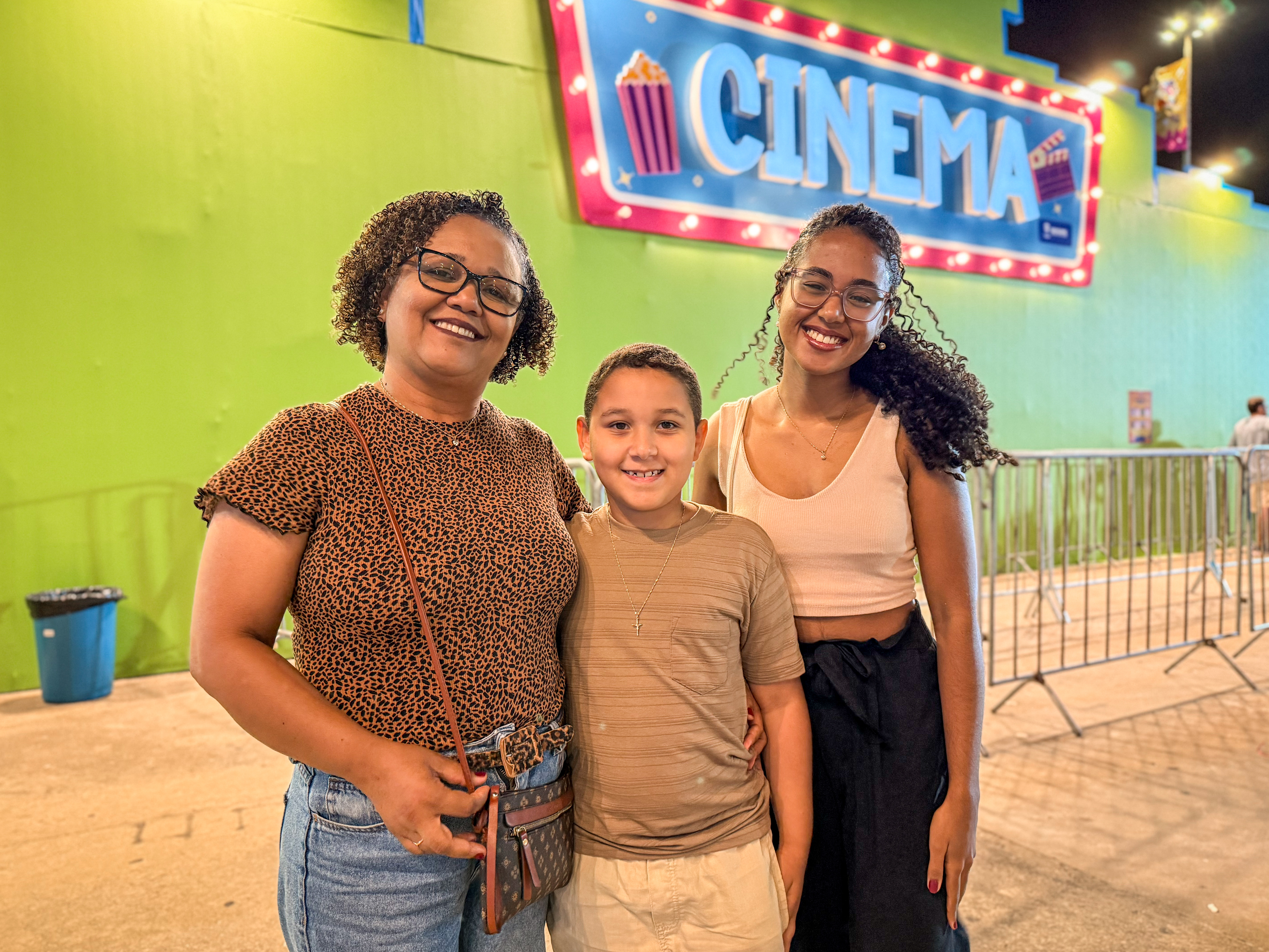 Glauce Dulce de Souza com a filha Maria Gabriele e o filho Matheus Gabriel, 10 anos / Foto: Marco Ferro
