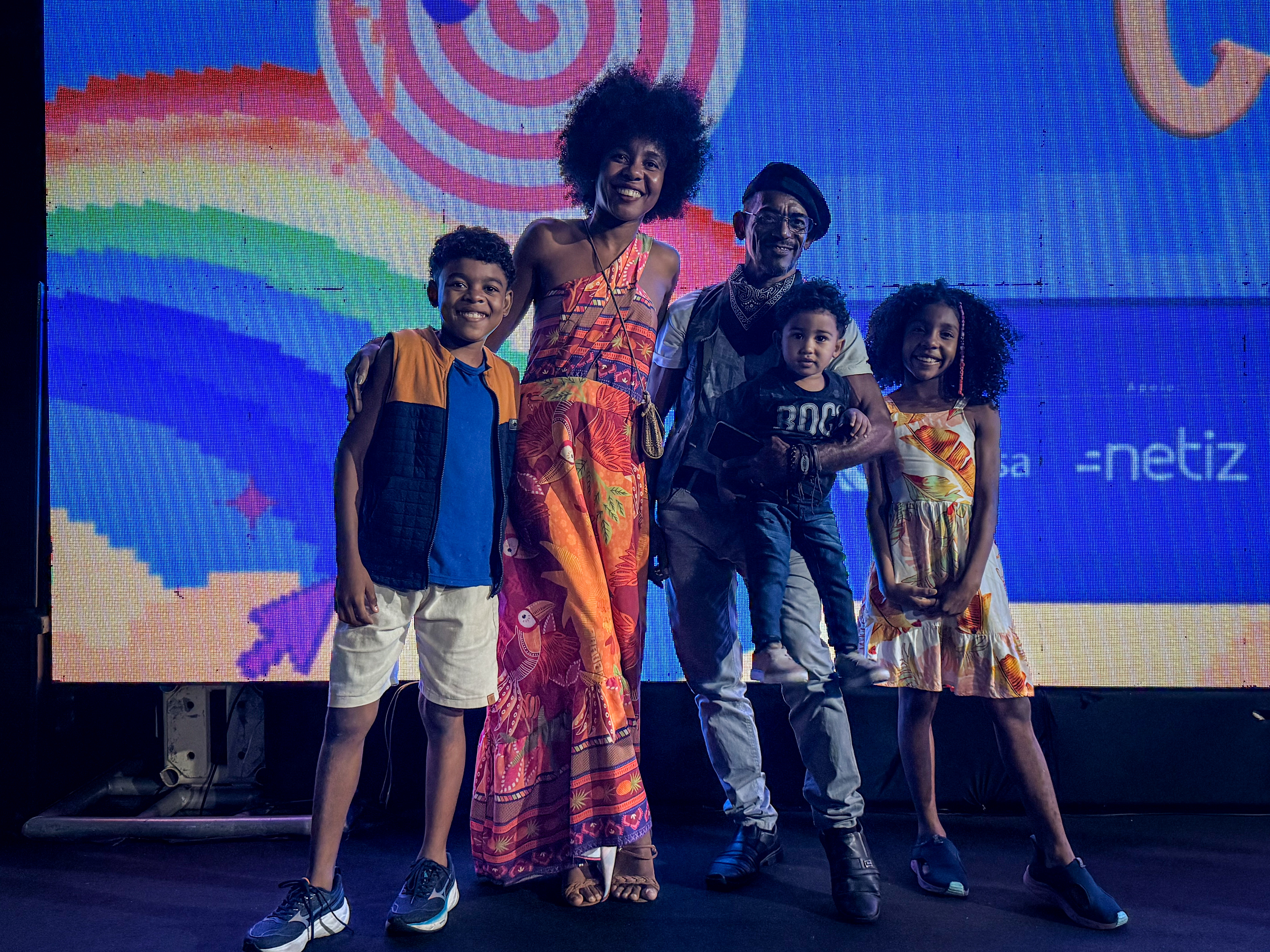 Jocenberg Andrade e esposa Gabriela Andrade com os filhos Arthur Lincoln, Pérola e Dom / Foto: Marco Ferro