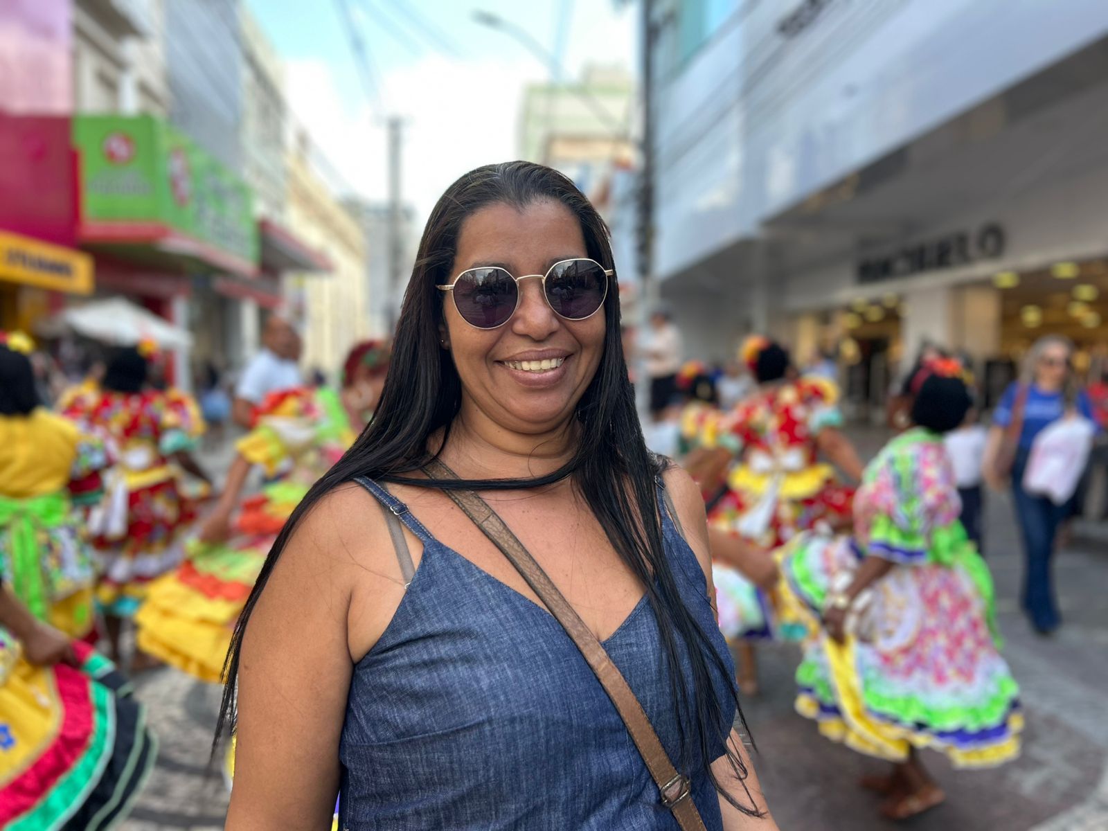 Silmara Oliveira, responsável pelo Samba de Coco, expressou a emoção de participar do cortejo e de representar a força das manifestações populares que mantêm viva a tradição sergipana