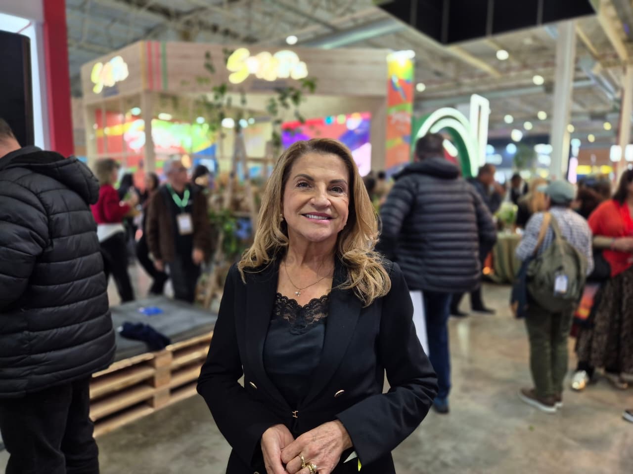 A CEO e fundadora da Festuris, Marta Rossi, destacou a emoção e o simbolismo da retomada do evento após uma década