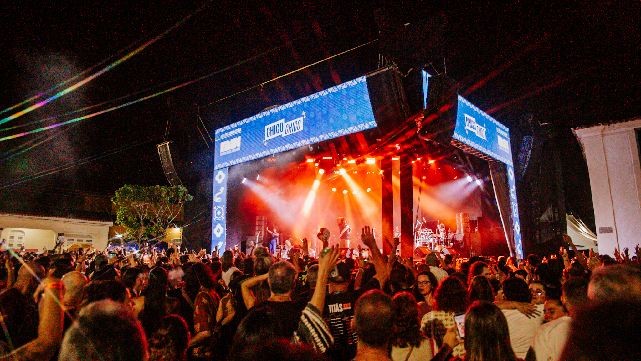 Chico Chico no palco Frei Santa Cecília / Foto: Júlia Rodrigues