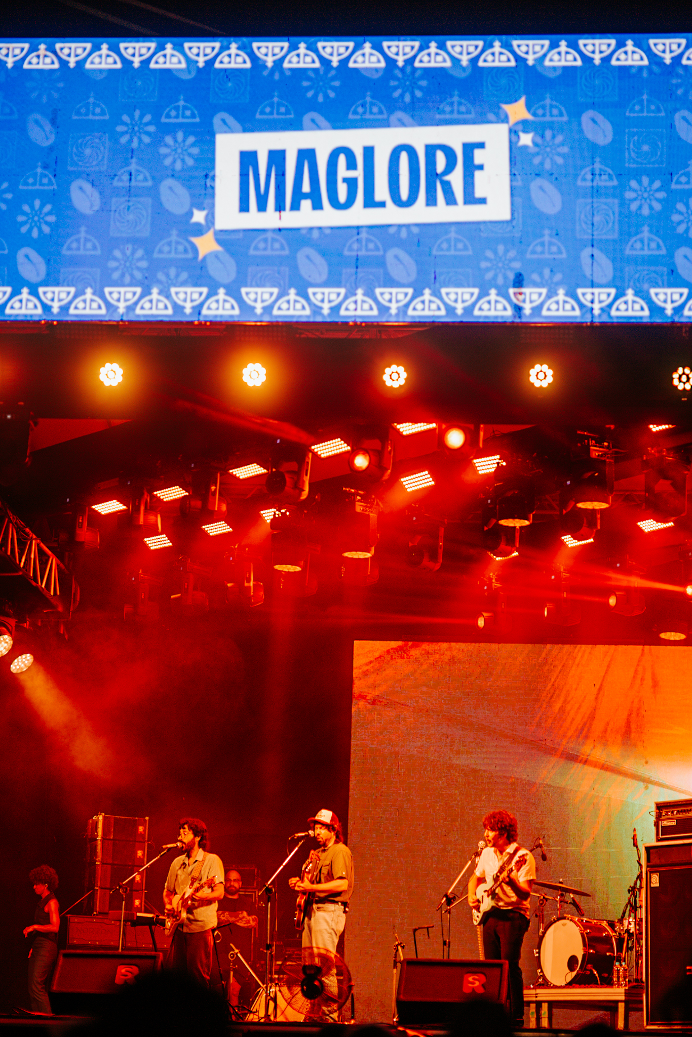 Maglore no palco Frei Santa Cecília / Foto: Júlia Rodrigues