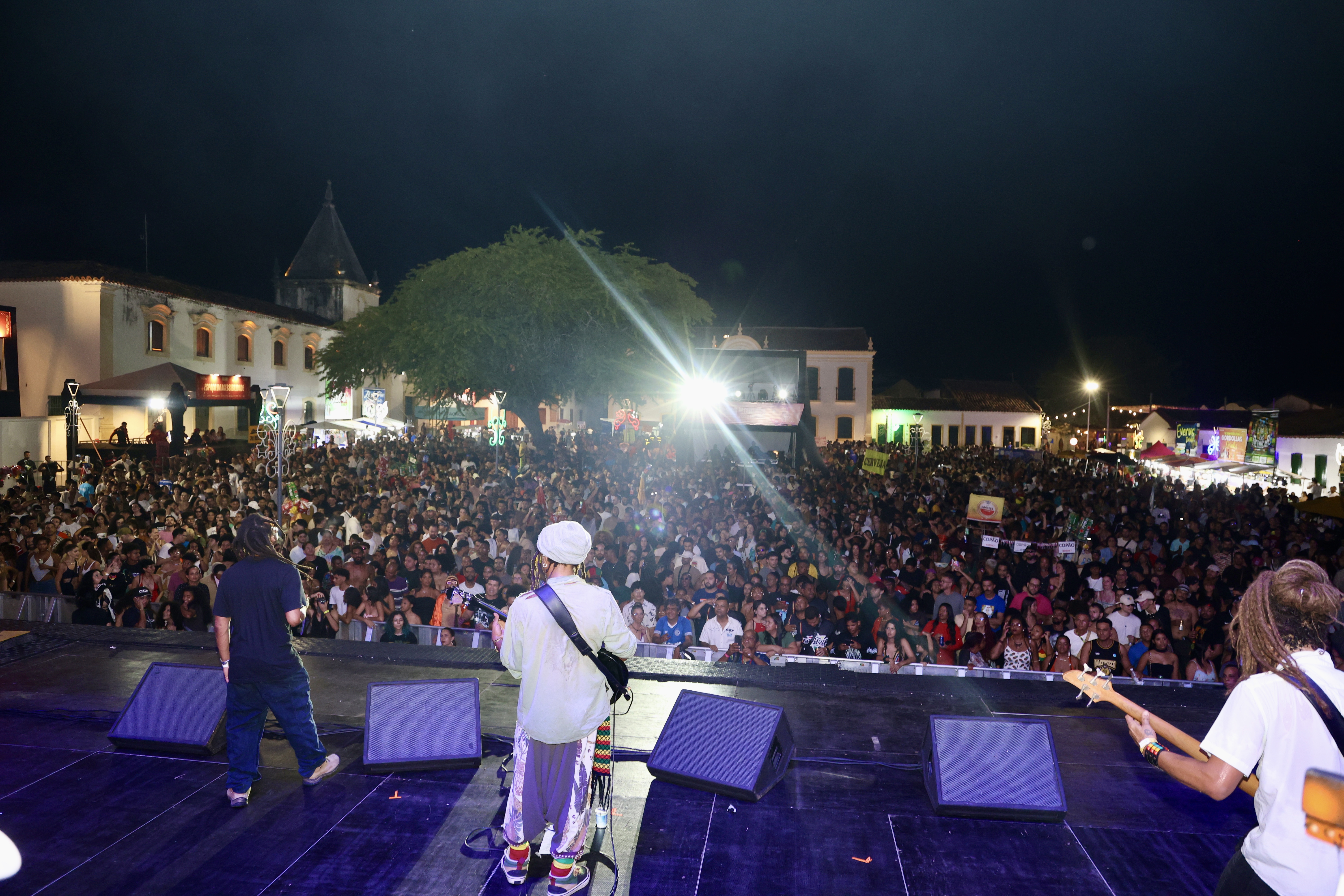 Público aproveita apresentação da banda Reação / Foto: Dani Santos