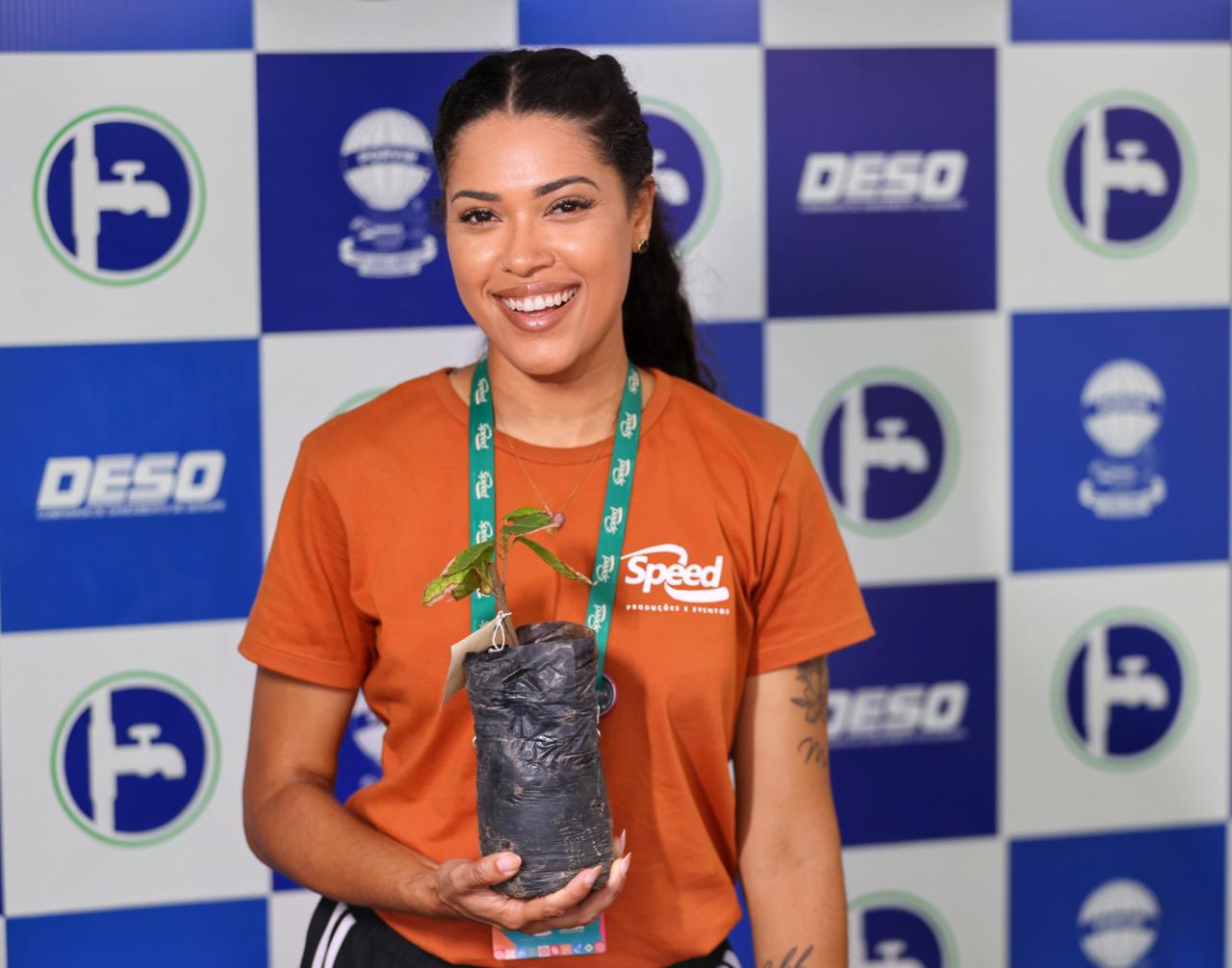 Gerente de marketing Alanna Lima