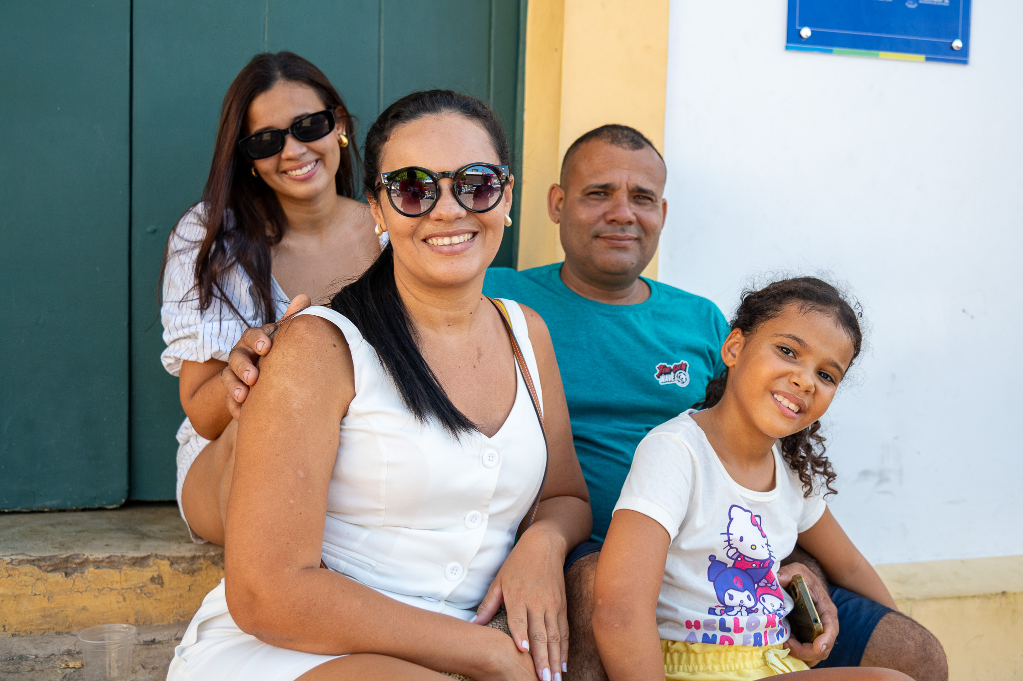 Haiane da Silva acompanhada da família