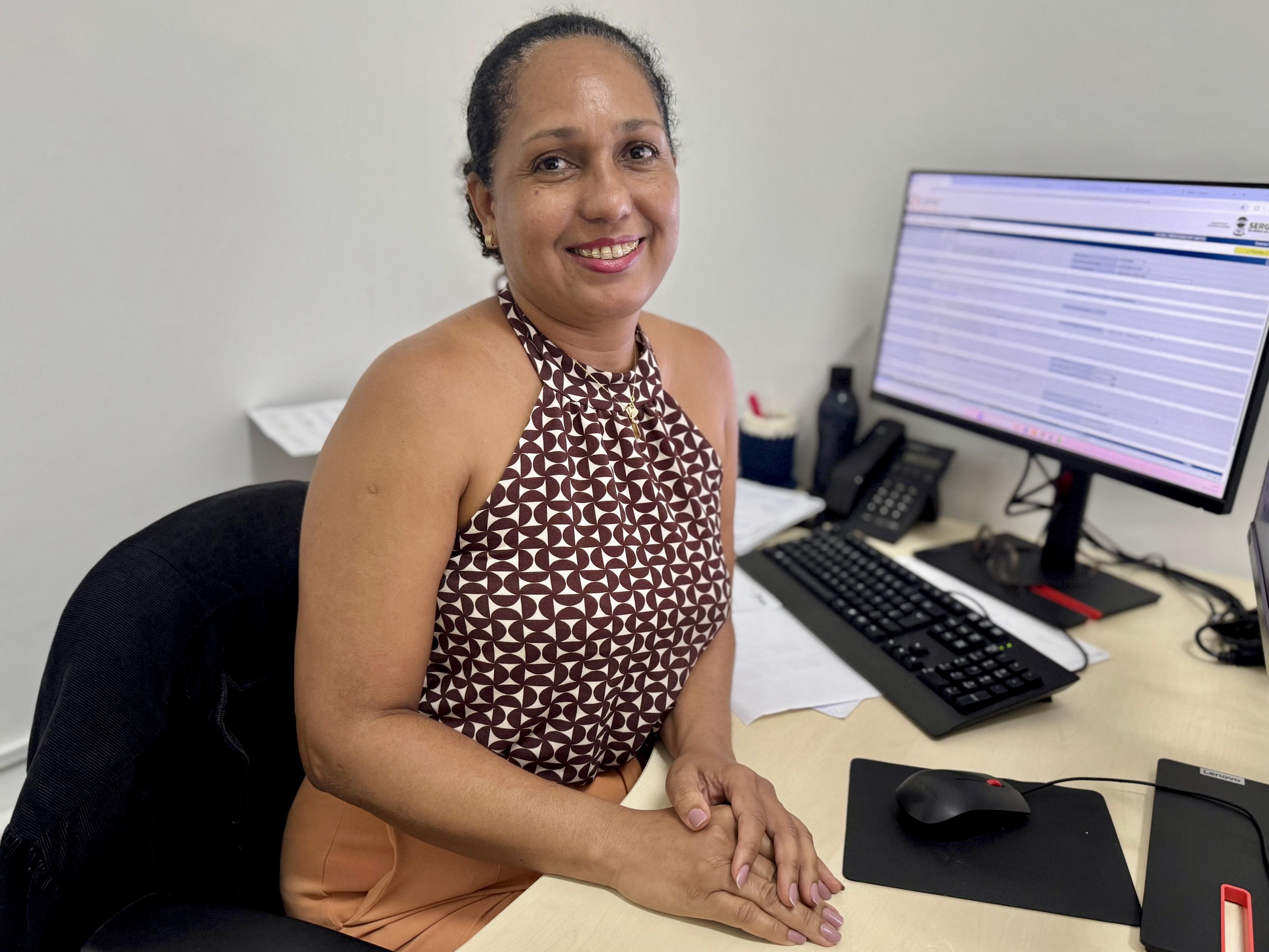 Sheila Maria dos Santos, colaboradora e beneficiária do Ipesaúde/ Foto: Ascom SES