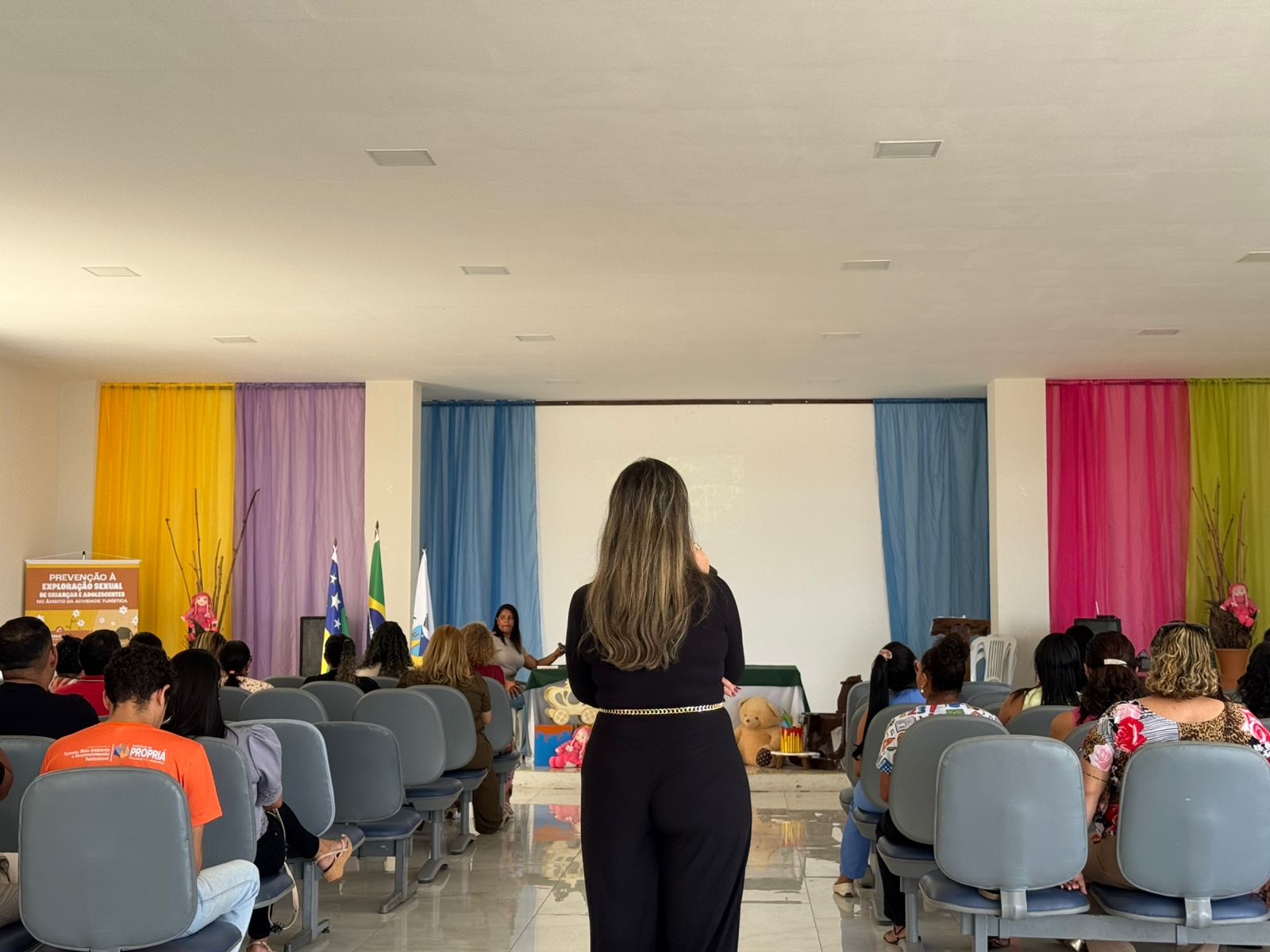 Nesta versão do seminário, os participantes também puderam assistir a palestras de especialistas sobre a temática / Foto: Eva Ramos/Setur