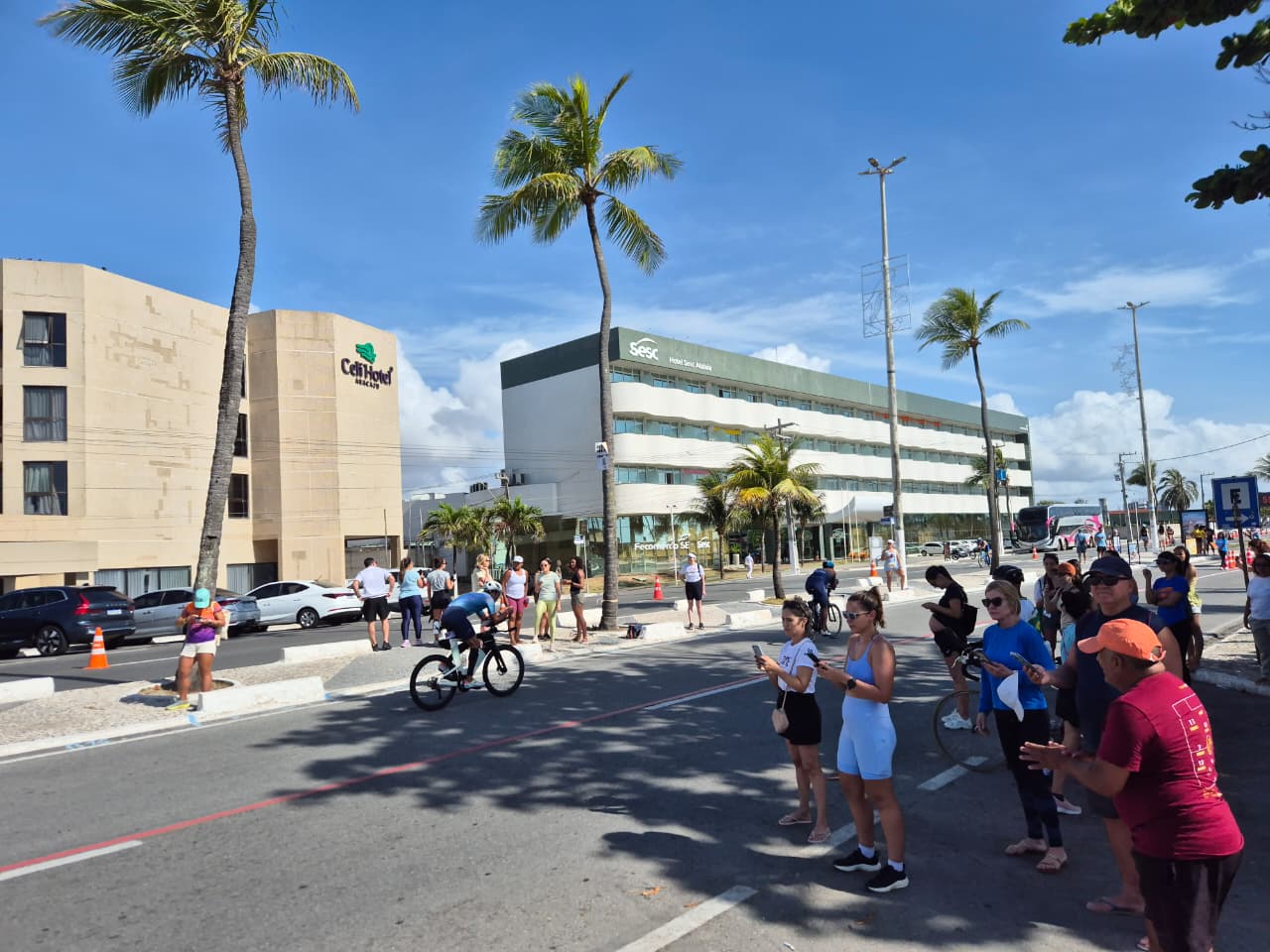 Na Orla da Atalaia, forte ocupação hoteleira refletiu o bom momento do turismo e a relevância do Ironman 70.3 para o setor / Foto: Matheus Moura/Setur