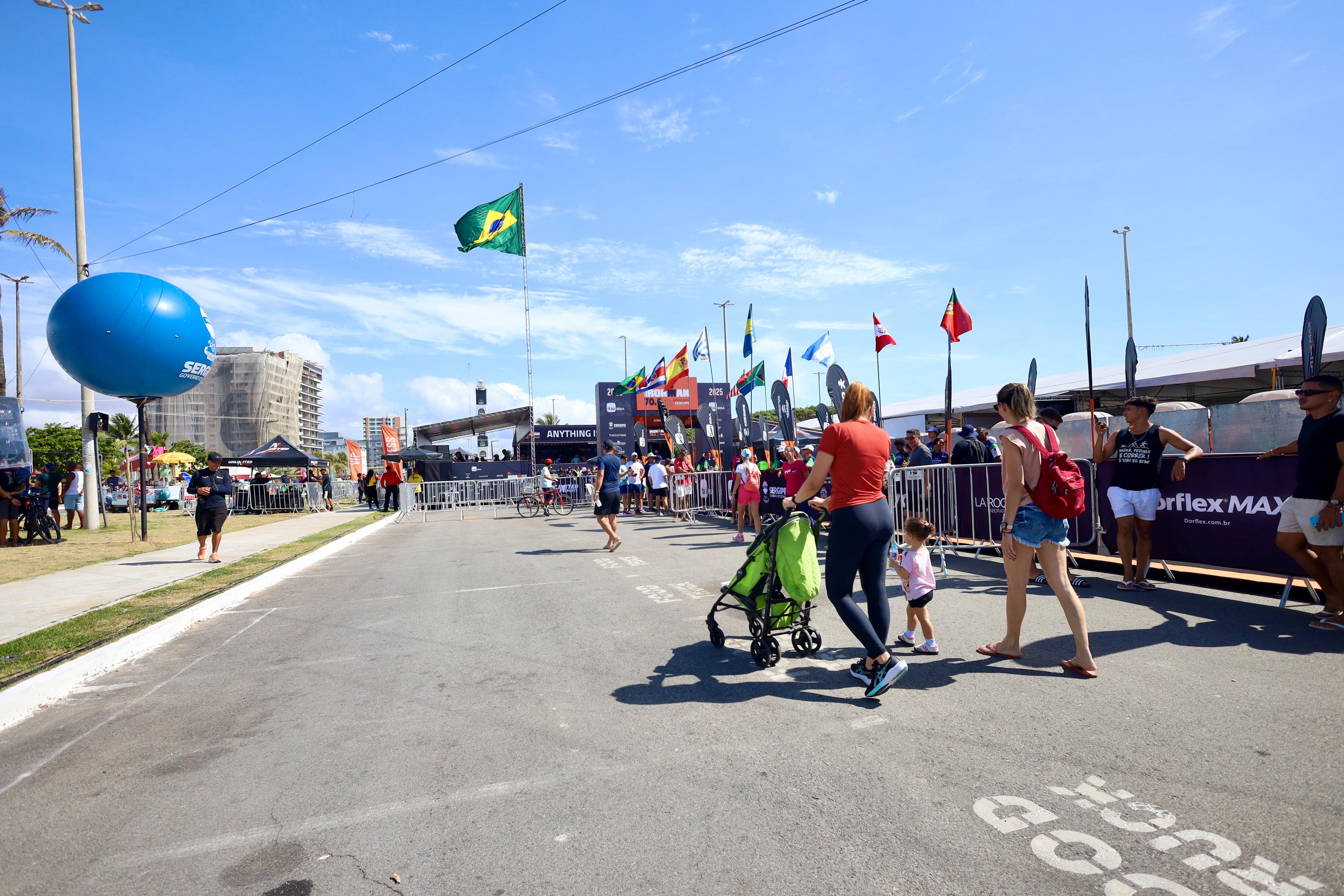 Famílias, inclusive, com filhos pequenos aproveitaram a manhã esportiva para curtir o domingo / Foto: Max Carlos/Setur