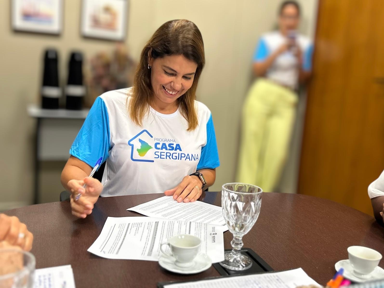 Secretária Érica Mitidieri