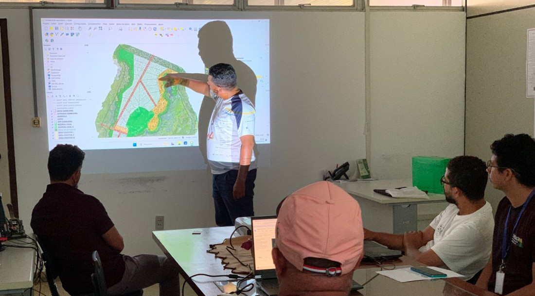 Emdagro apresenta a cartografia da primeira Colônia Agrícola Estadual em Pacatuba  // Fotos: Ascom/ Seagri
