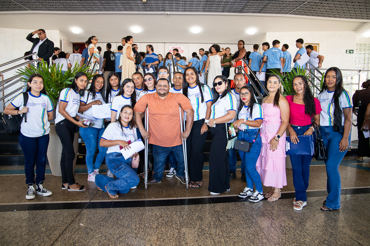 Diretor do Colégio Estadual Professora Maria Vieira Santos, no povoado Ladeirinhas | Fotos: Seed
