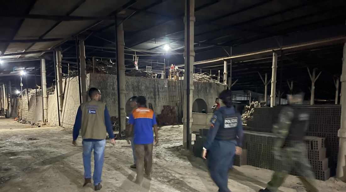 Adema fiscaliza fábrica de cerâmica em Itabaiana // Fotos: Lucas Campos