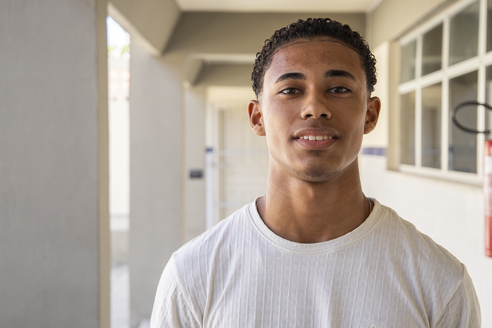 Aluno Kalleb Max, do Centro de Excelência Nelson Mandela