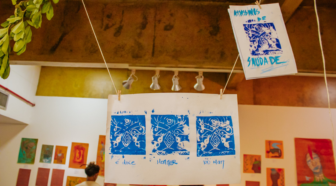 Exposição reúne um conjunto de obras conectadas por um mesmo campo imagético, apresentado em diferentes formatos, escalas e materiais / Fotos: Júlia Rodrigues