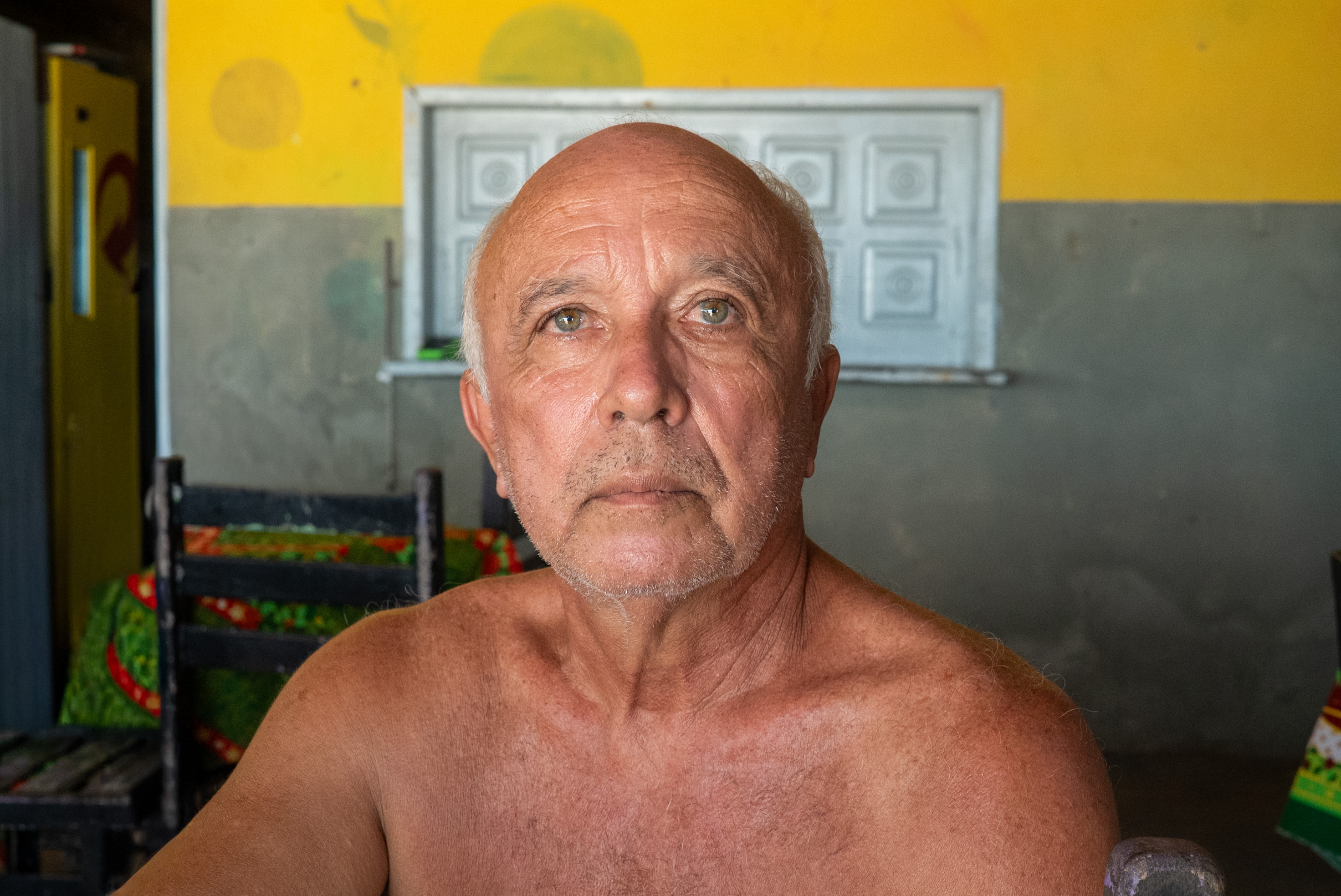 O comerciante Fernando Araújo, morador do Abaís há 12 anos, destaca que a mudança de data fortalece o calendário local// Foto : Erick O'Hara