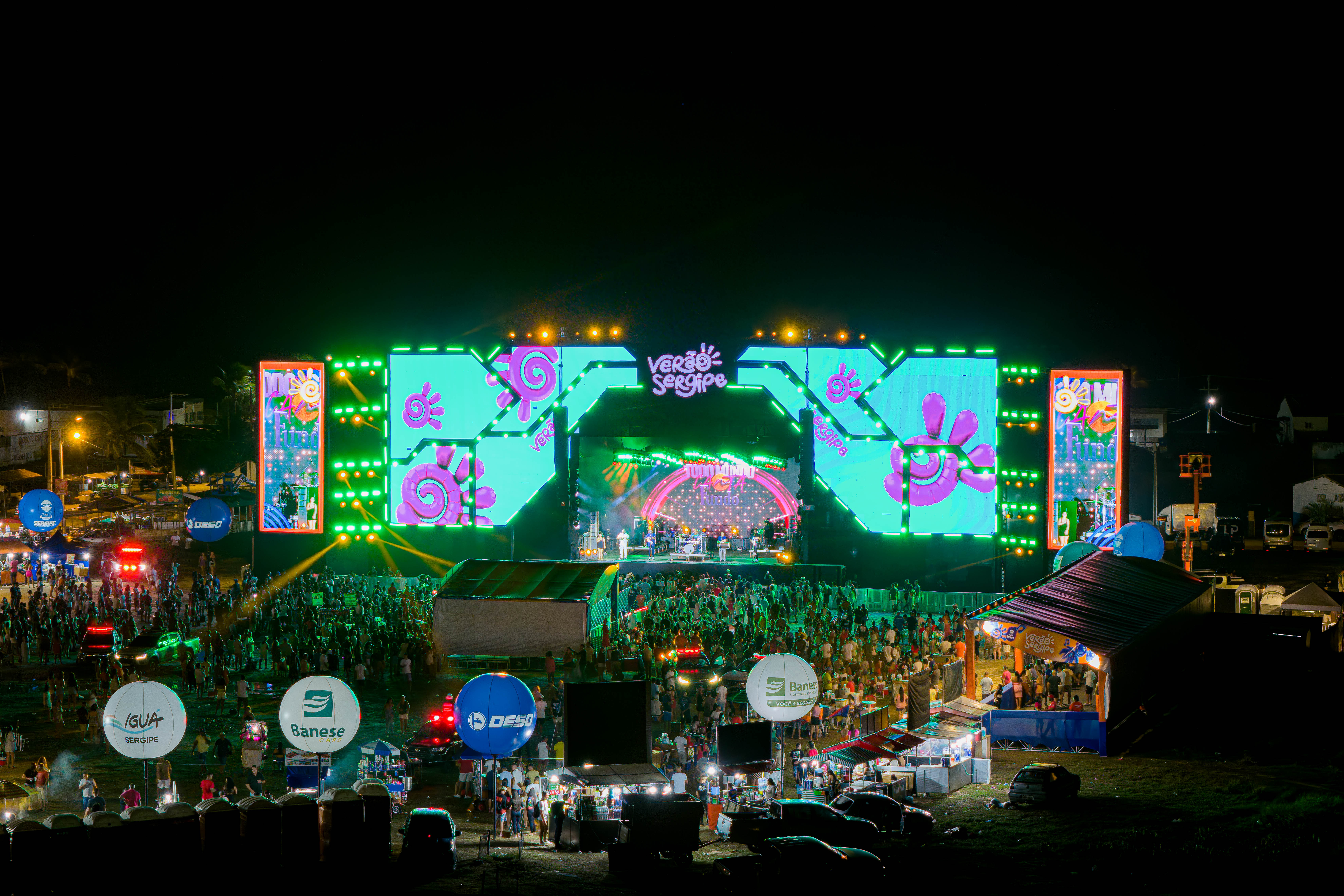 Fundo de Quintal levantou o público com os sucessos de cinco décadas de trabalho / Foto: Arthuro Paganini