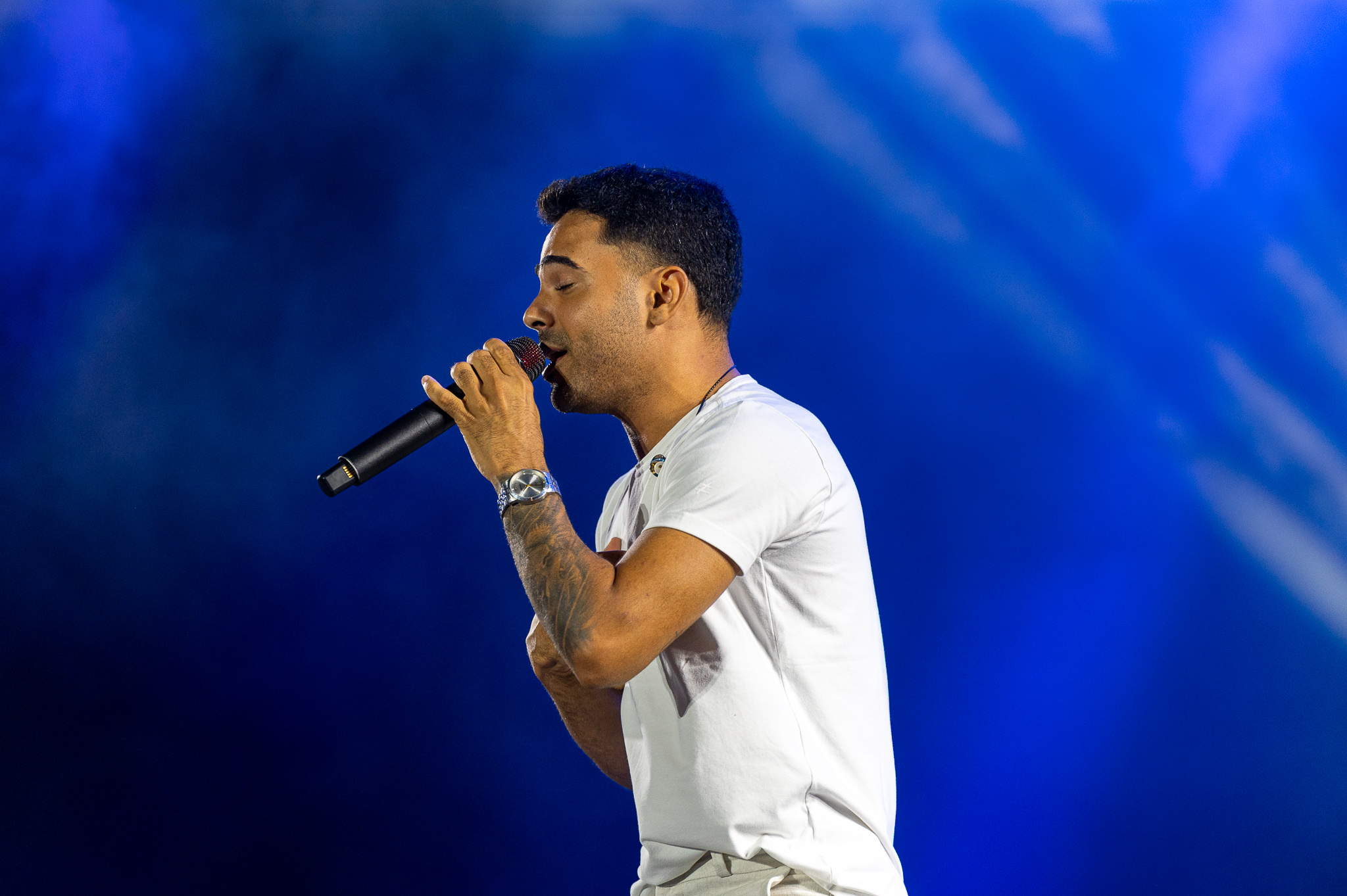 Encerrando a sexta-feira, Luanzinho Moraes manteve a animação até altas horas da madrugada com o ritmo arrocha//Foto: Thiago Santos