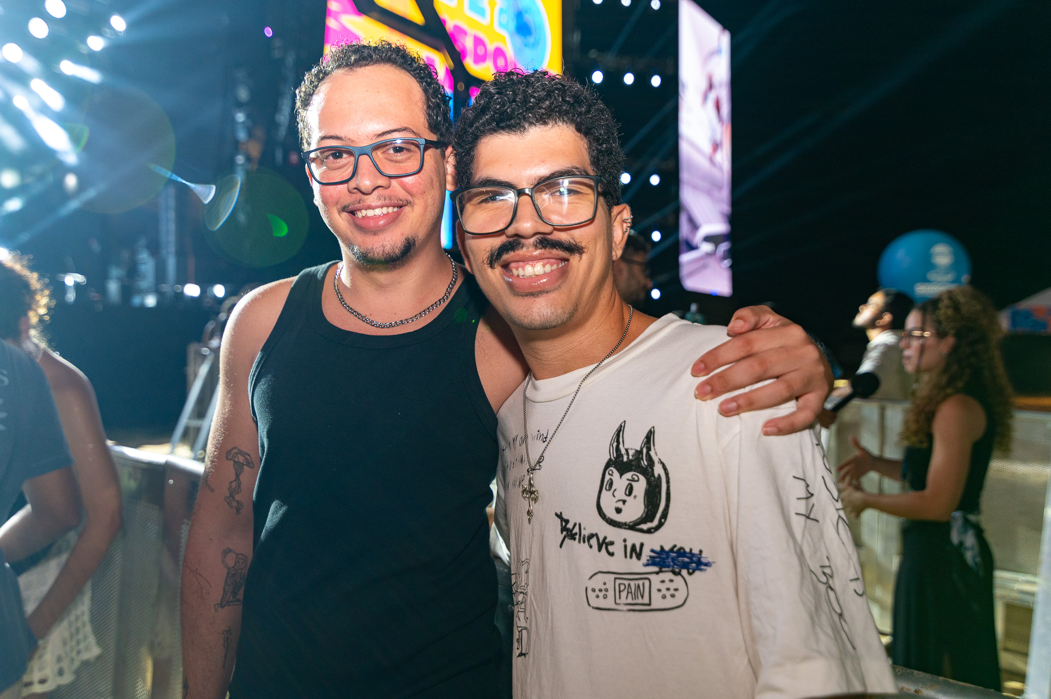 Gestor de design e comunicação Rodrigo da Silva Santos e o marido conheceram Abaís por conta do Verão Sergipe / Foto: Thiago Santos