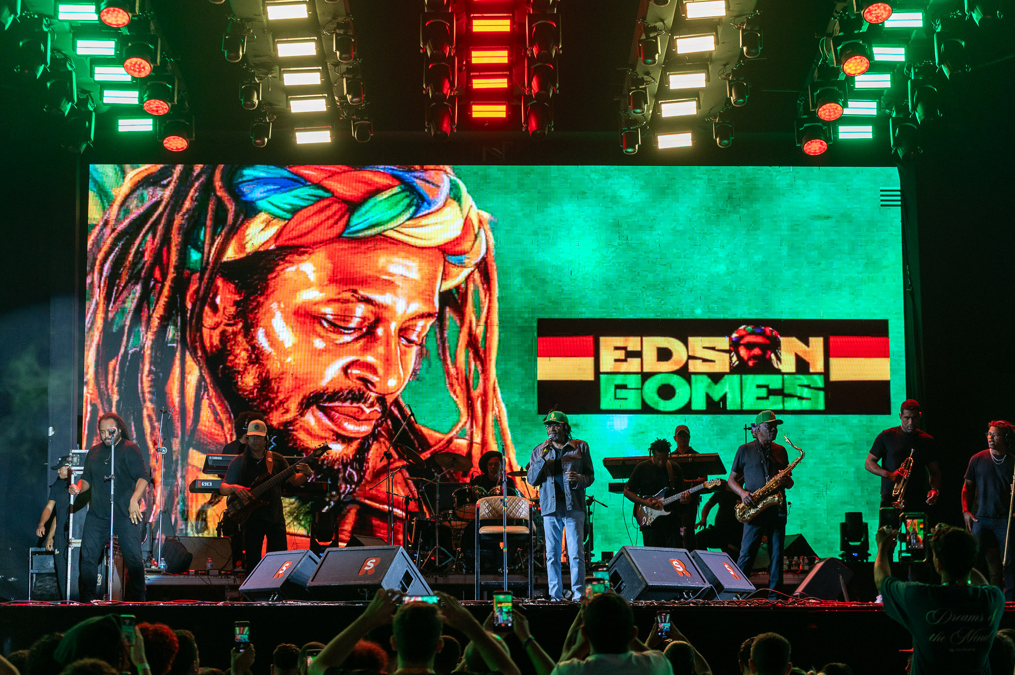 Edson Gomes cantou clássicos de sua carreira no reggae que atravessam gerações / Foto: Thiago Santos
