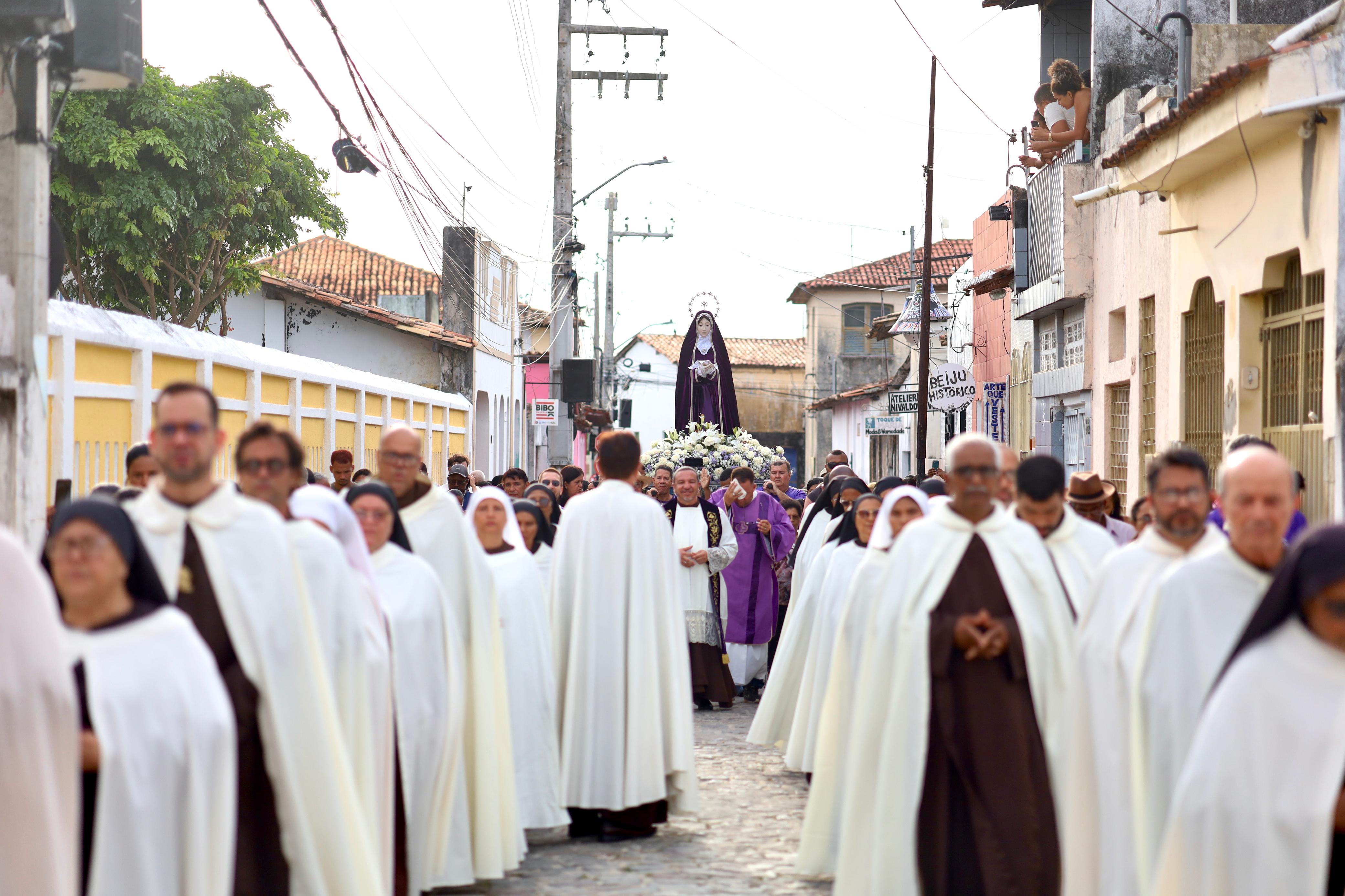 Na Procissão do Encontro, a imagem de Nossa Senhora da Soledade foi levada a caminho de onde estava a estátua do Senhor dos Passos / Foto: Max Carlos/Setur