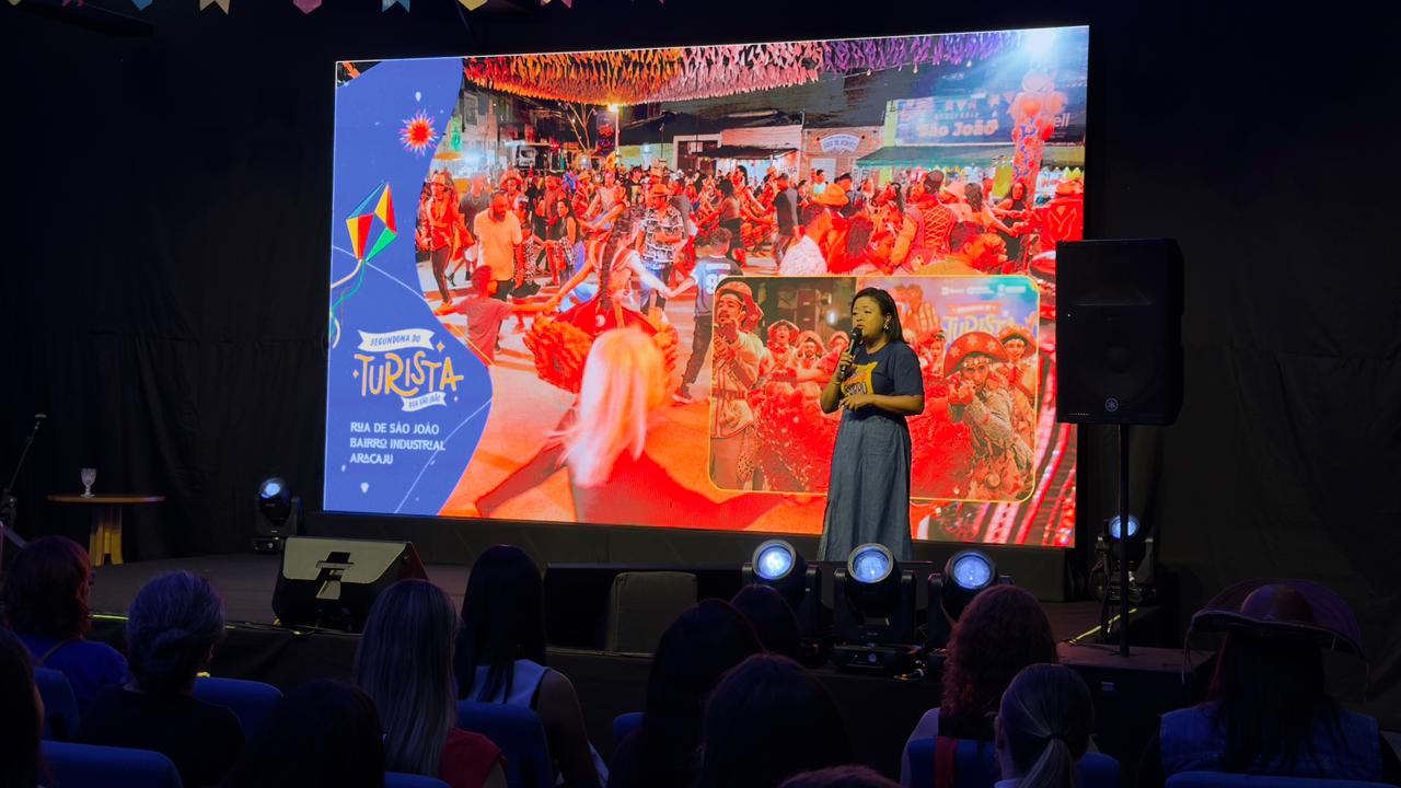 A turismóloga e guia de turismo Naime Melo explicou sobre os 60 dias ininterruptos de forró no estado / Foto: Marcos Pako/Setur