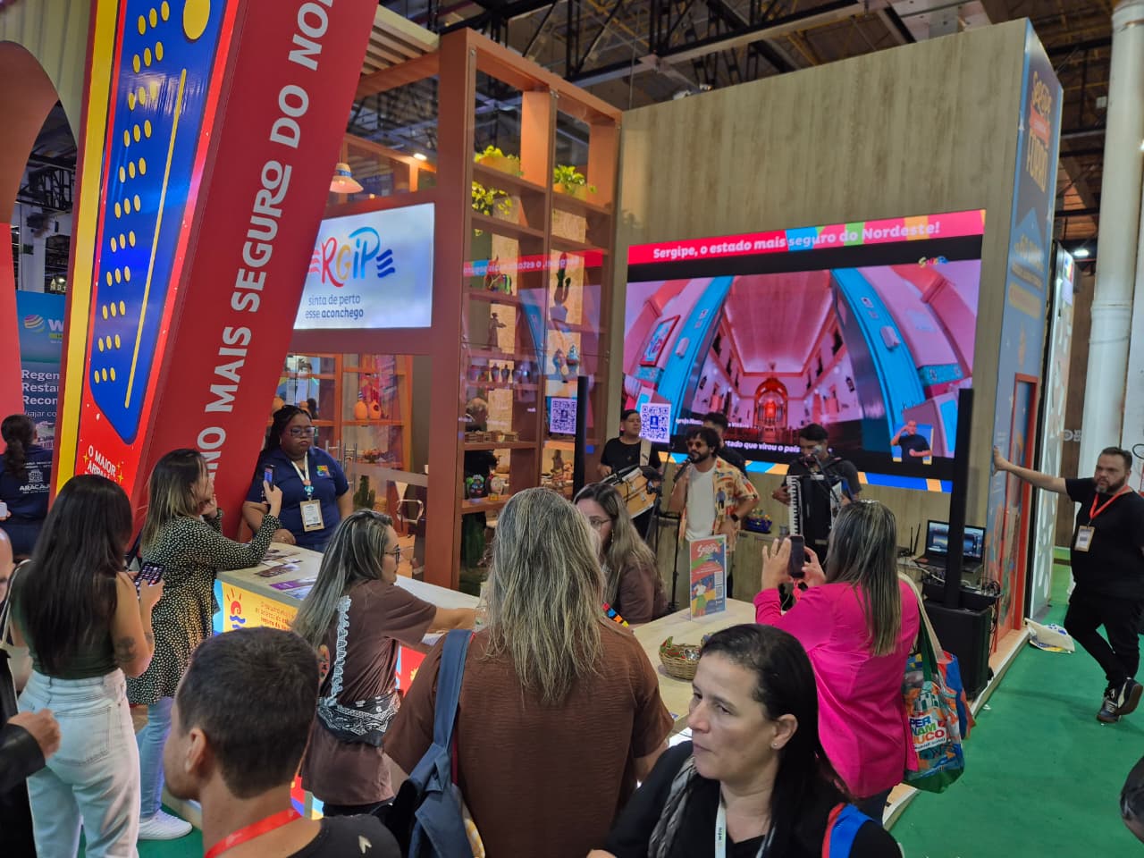 Público foi surpreendido com o forró do cantor sergipano Pedro Lua / Foto: Matheus Moura/Setur