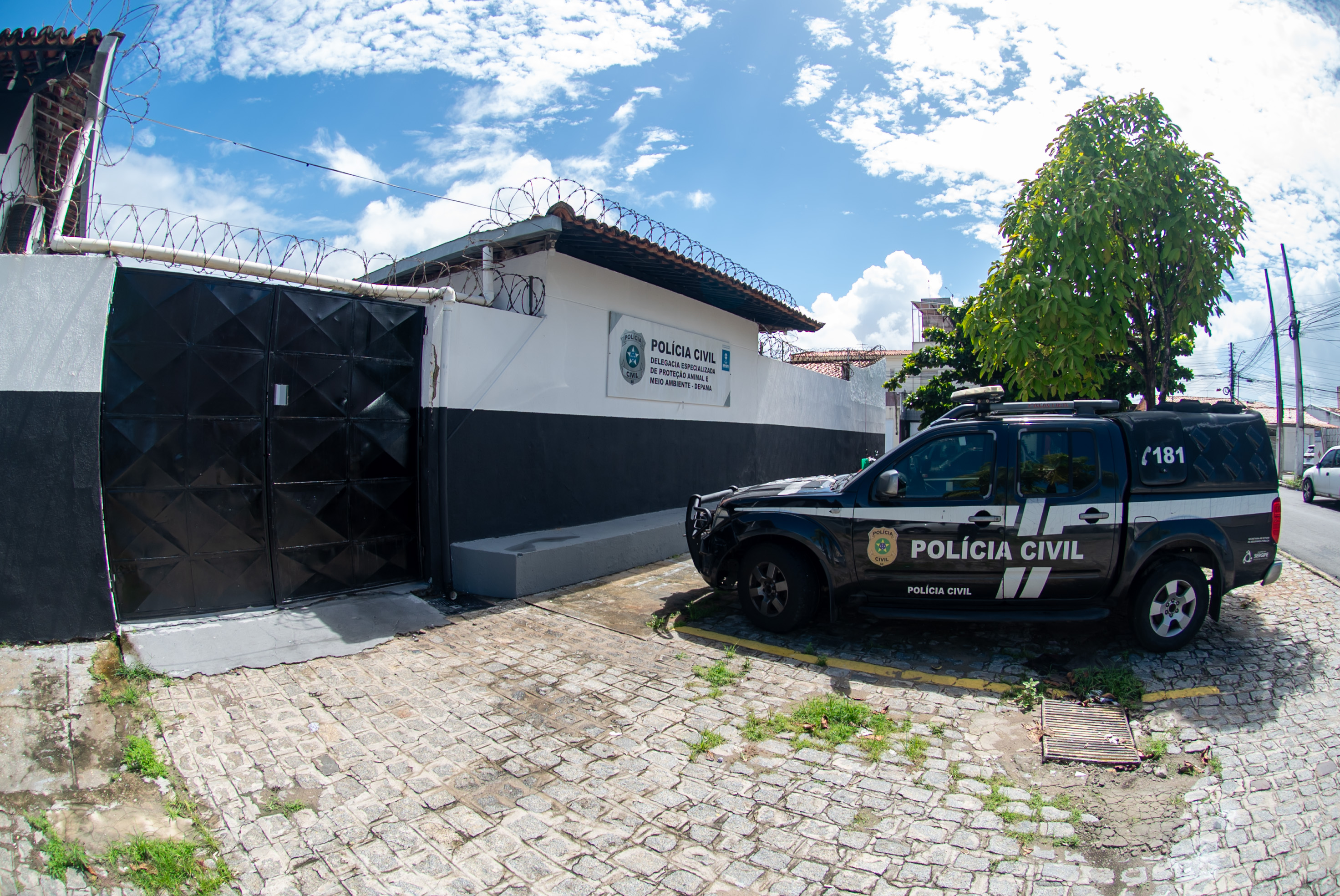 Denúncias podem ser feitas presencialmente na delegacia, localizada no Orlando Dantas, ou pelo Disque Denúncia 181 / Foto : Erick O'Hara