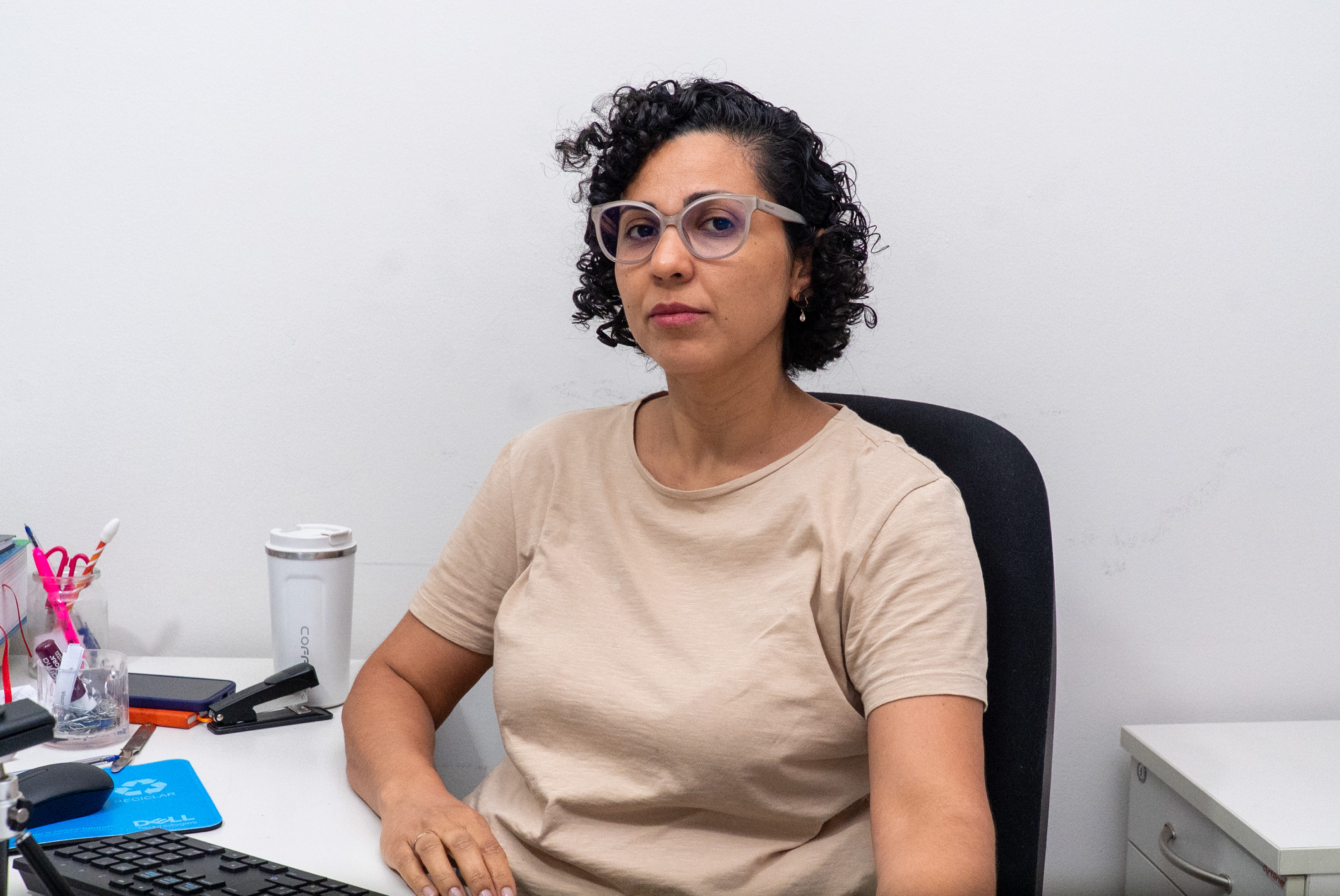 Oficial investigadora Adriele Silva Santos Souza destaca o volume de ocorrências // Foto : Erick O'Hara