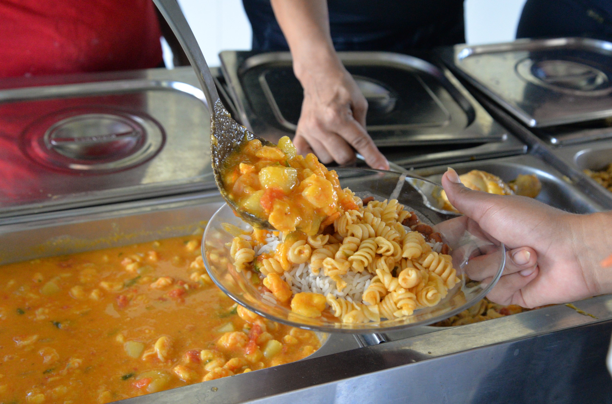 Programa Filé de Camarão fortalece cardápio diversificado na rede pública estadual de ensino