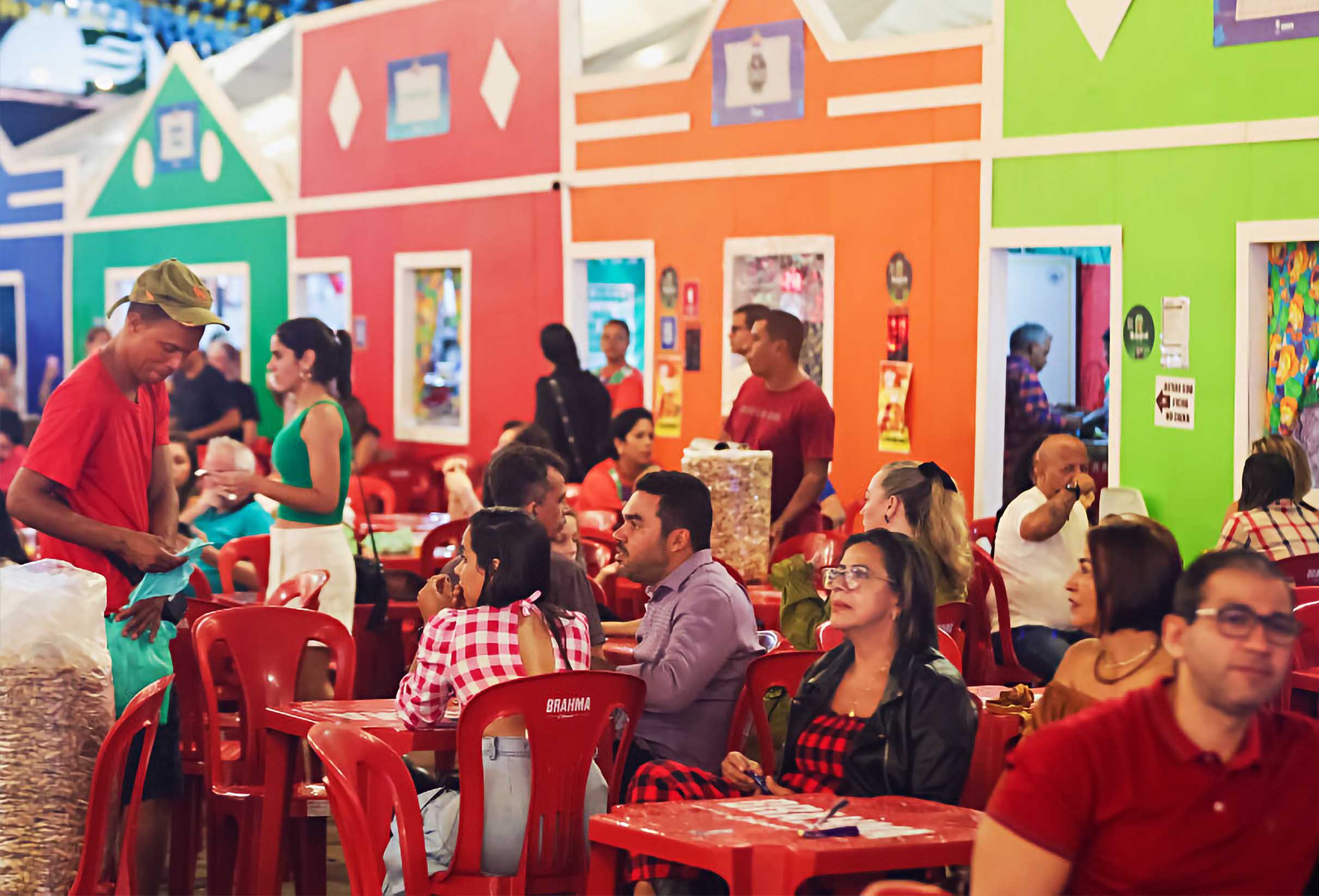 Funcap divulga cronograma das etapas do edital para concessão de uso de espaços comerciais do Arraiá do Povo e Vila do Forró 2026