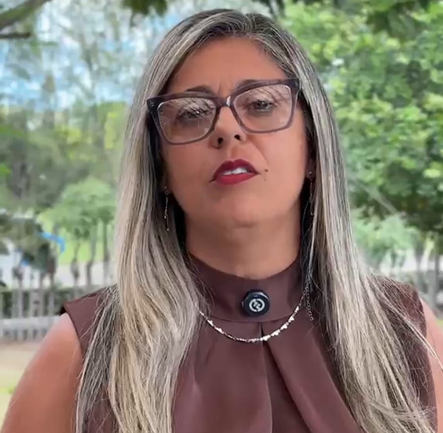 Professora Alecia Cruz