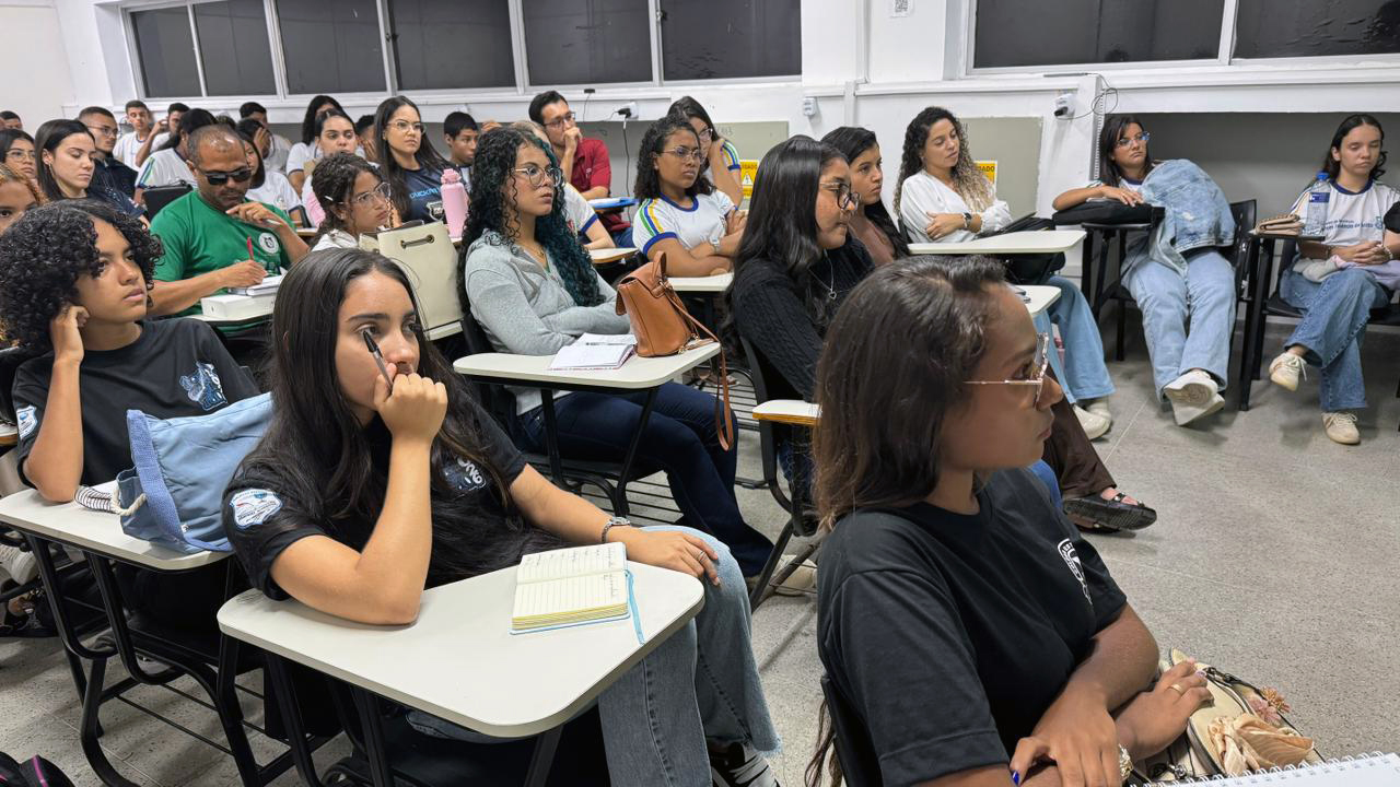 São 75 alunos participantes nesta preparação, divididos em 15 grupos com um professor e quatro alunos cada
