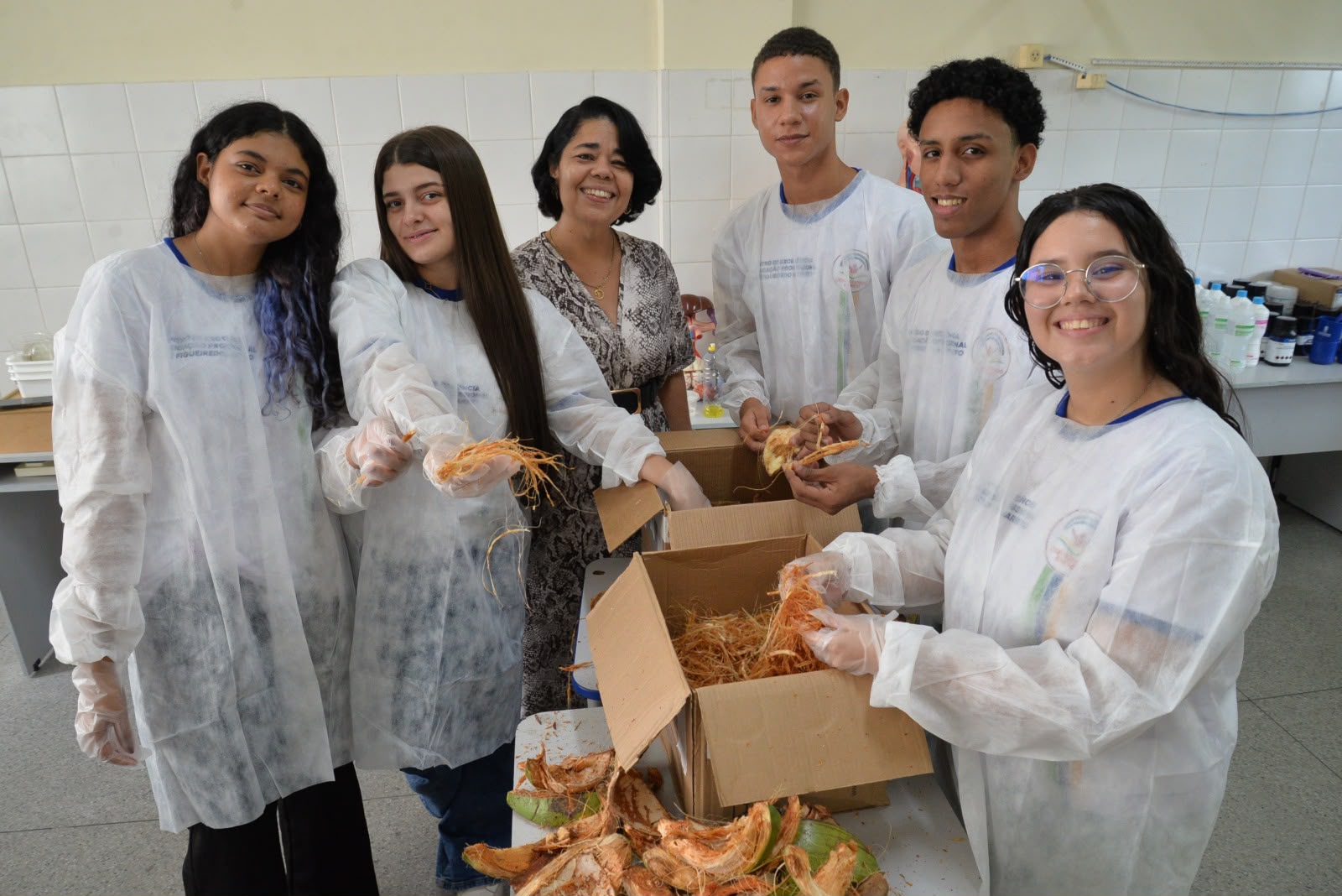 Apesar de estar na coordenação pedagógica, Darcylaine mantém sempre o contato direto com os estudantes em sala de aula